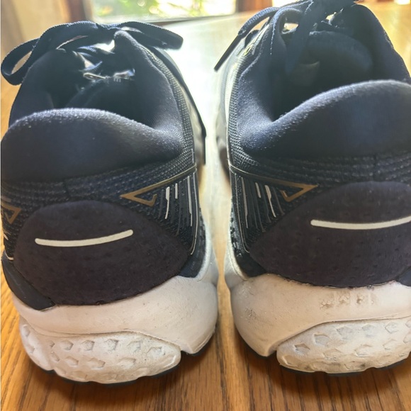 Brooks Dark Blue Men Athletic Shoes 10 NWOT - Picture 3 of 10